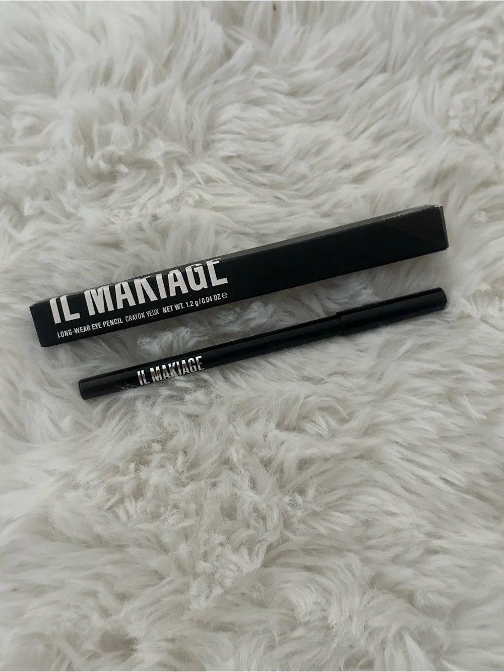 IL MAKIAGE Long-Wear Eye Pencil in Black Oreo